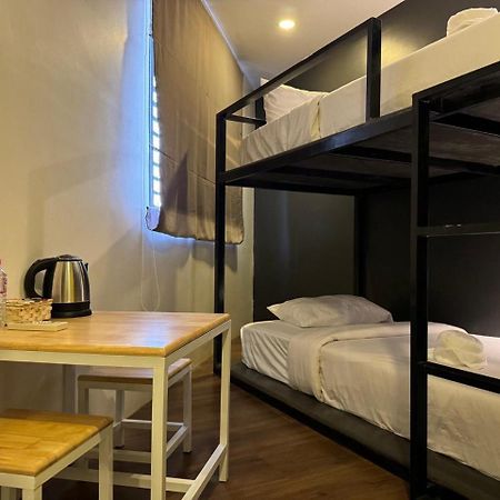 The Hive Hotel Siem Reap Extérieur photo