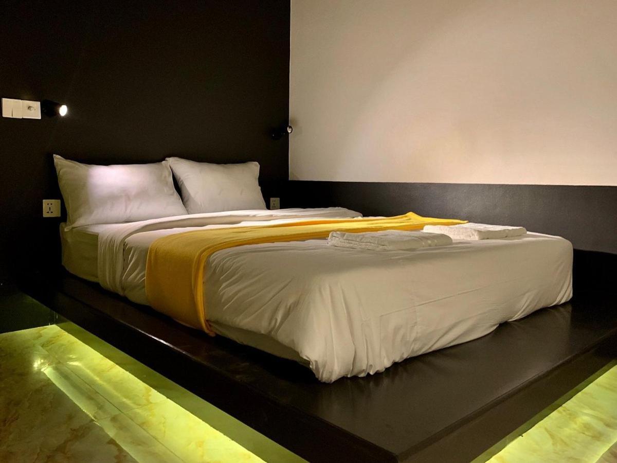 The Hive Hotel Siem Reap Extérieur photo