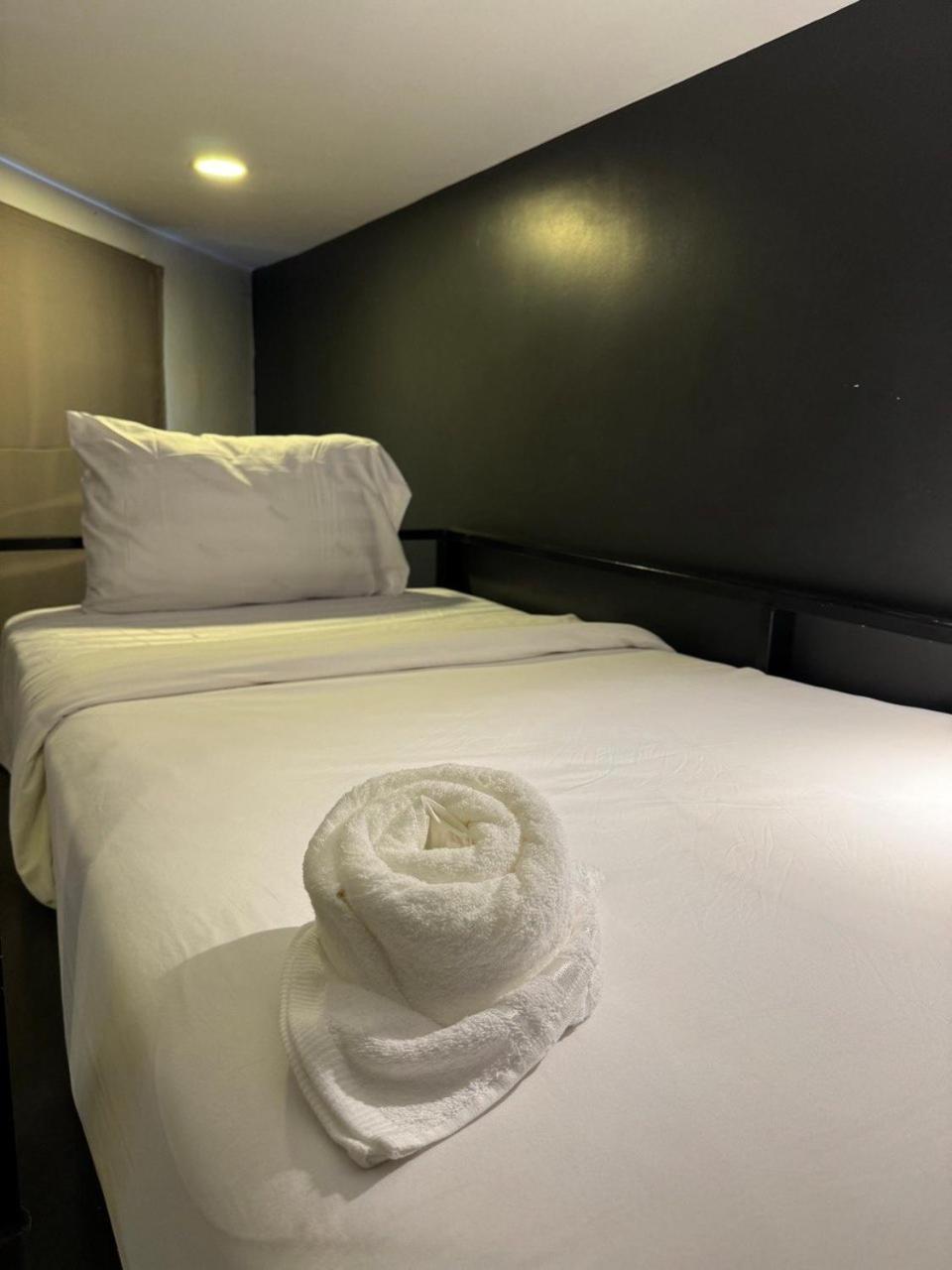 The Hive Hotel Siem Reap Extérieur photo
