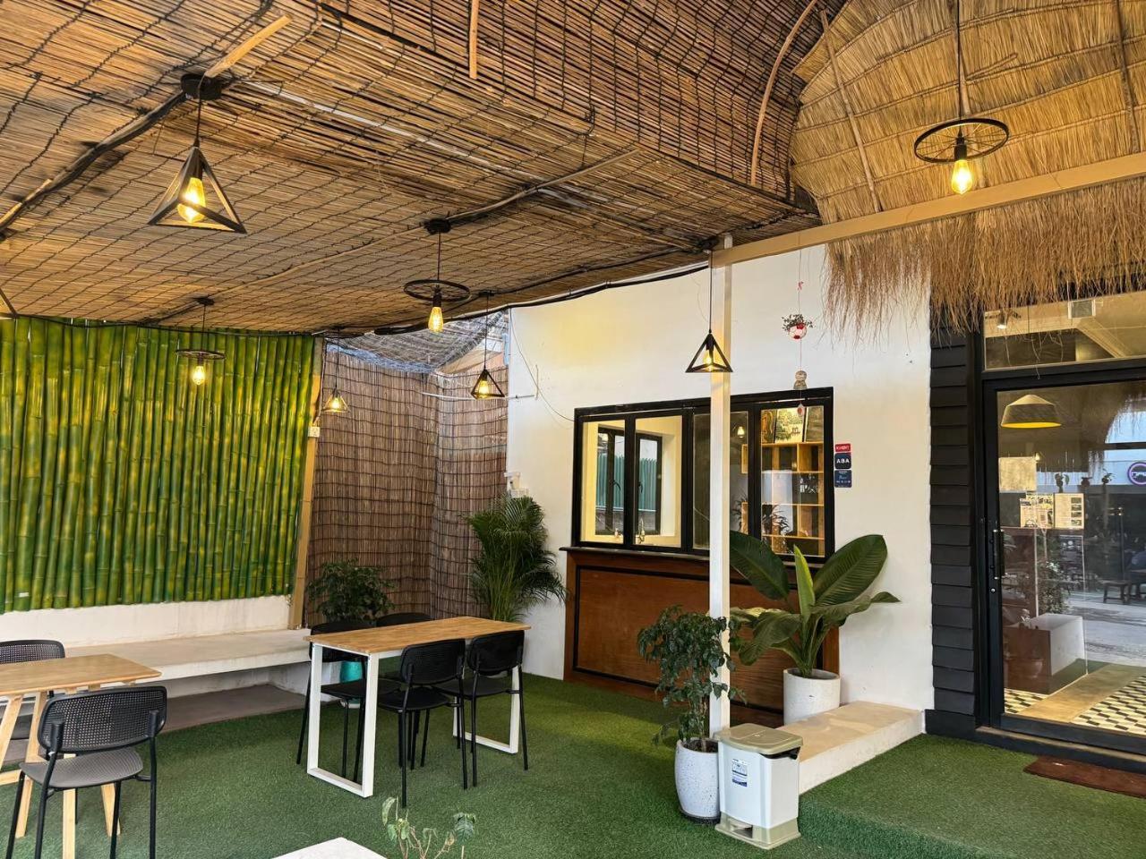 The Hive Hotel Siem Reap Extérieur photo